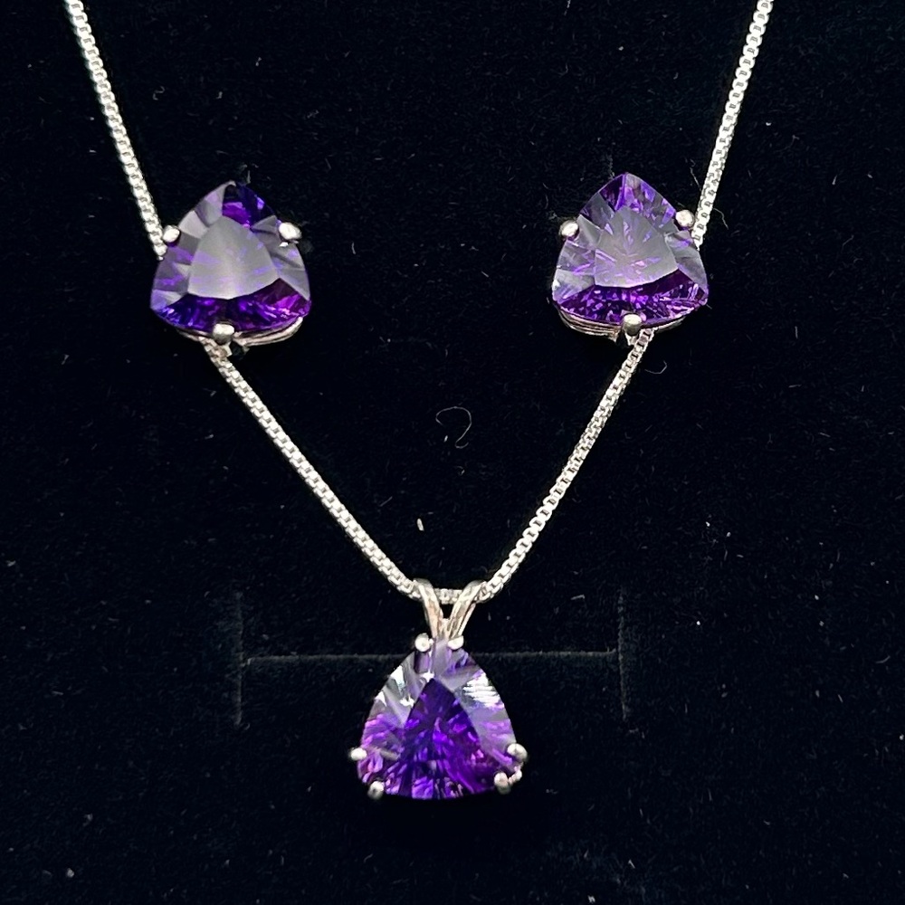 Africian Amethyst Gemstone 18” Necklace & Earring Set 8.29 TCW